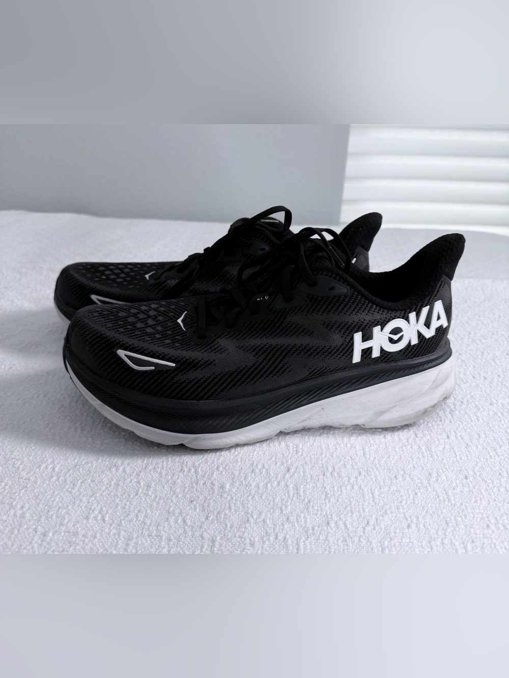 HOKA Clifton 9 Mens 9 Black White Running Shoes Athletic Sneakers 1132210